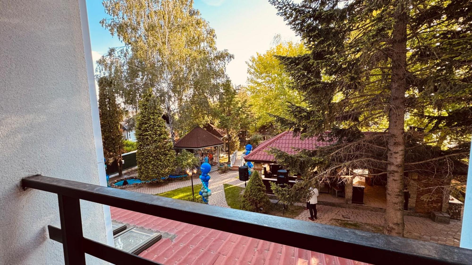Pensiunea Waldor Bacău エクステリア 写真